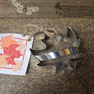 Stainless Steel Maple Leaf Cookie Cutter - Silver